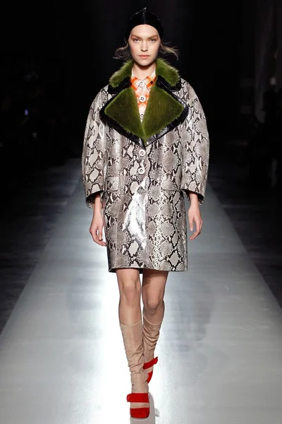 Look 24